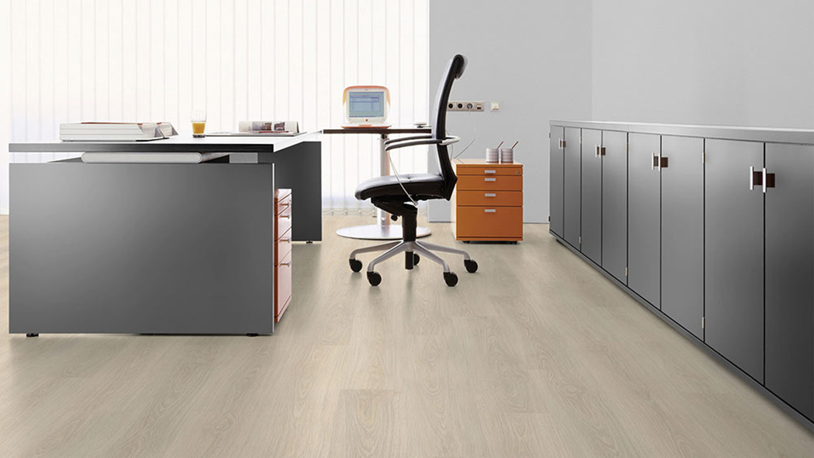 谈球吧体育官网入口参天大树地板